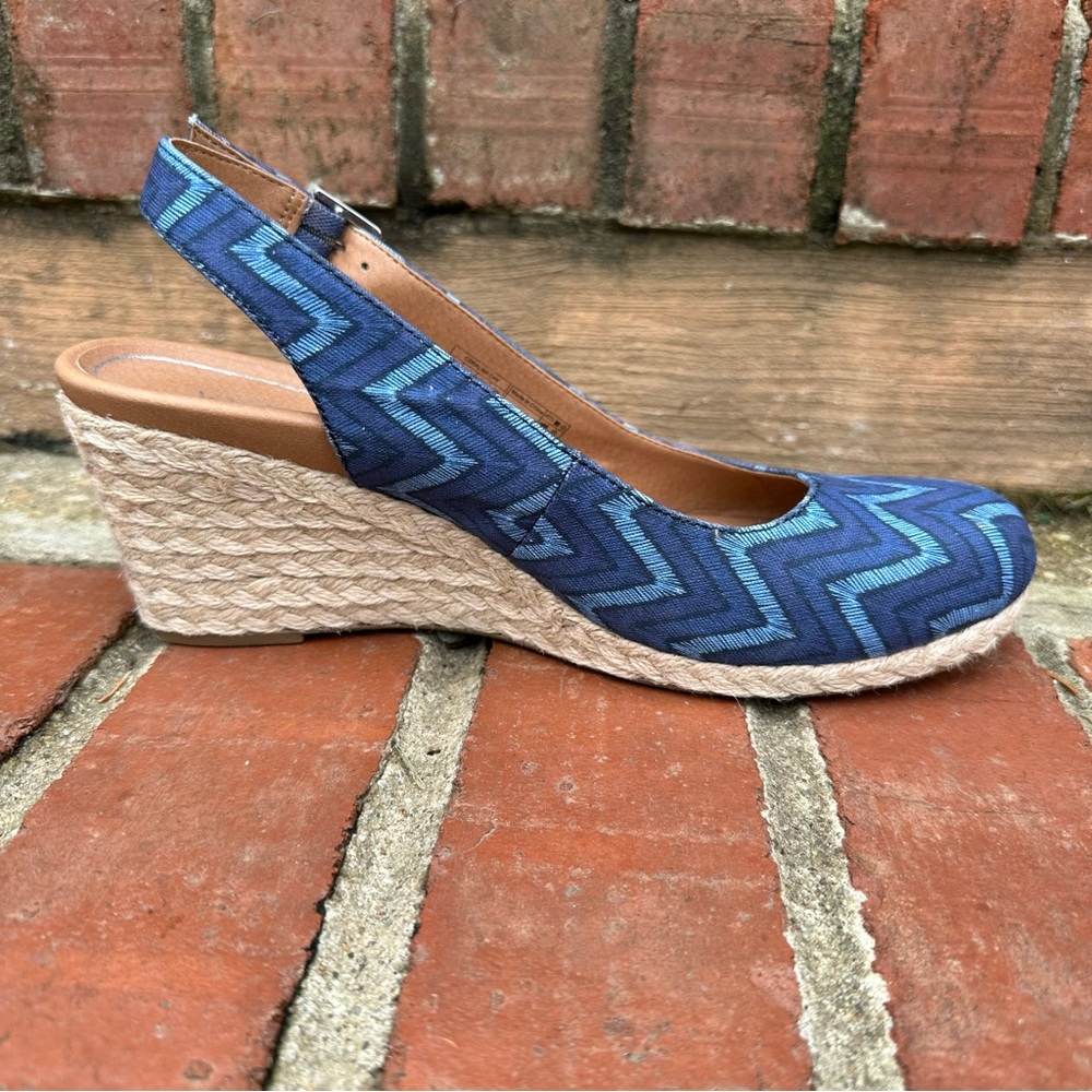 Vionic "Coralina" Blue Chevron Print Slingback Espadrille Wedge Sandals US 10 - Picture 6 of 15